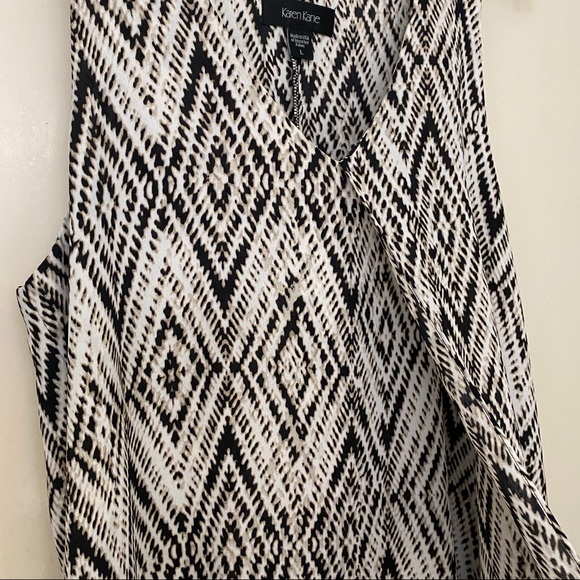 Karen Kane Sleeveless Short V-Neck Dress - Picture 4 of 9